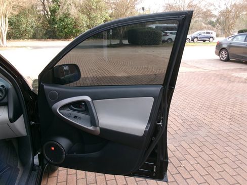 Used 2008 Toyota RAV4 Limited image 17