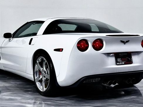 Used 2006 Chevrolet Corvette Coupe w/ Preferred Equipment Group image 11