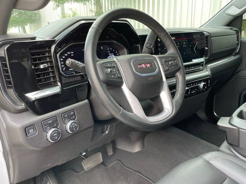 Used 2025 GMC Sierra 1500 SLT AWD/4WD image 10