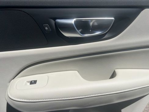 Used 2025 Volvo S60 B5 Plus w/ Climate Package image 28