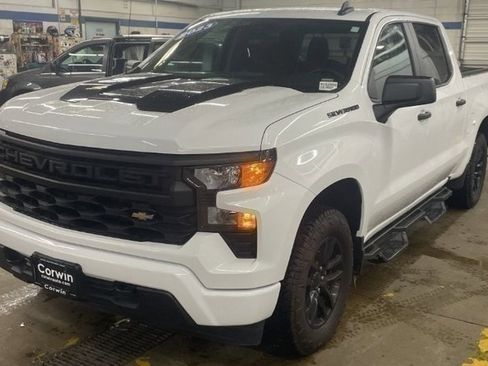 Used 2023 Chevrolet Silverado 1500 Custom image 1