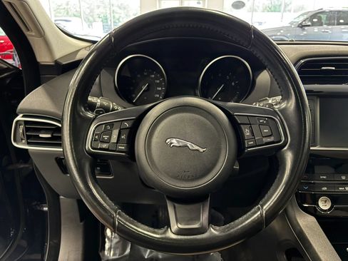 Used 2018 Jaguar F-PACE Premium AWD/4WD image 30