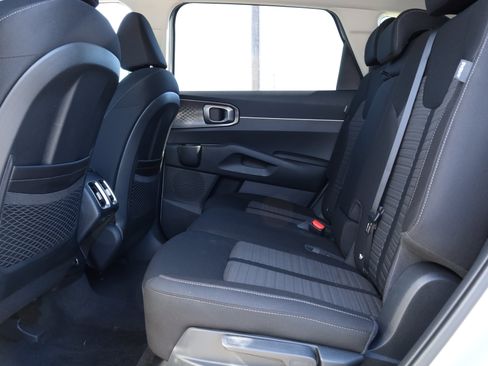 New 2026 Kia Sorento LX image 24