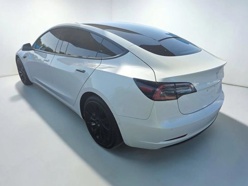 Used 2021 Tesla Model 3 Standard Range Plus RWD image 3
