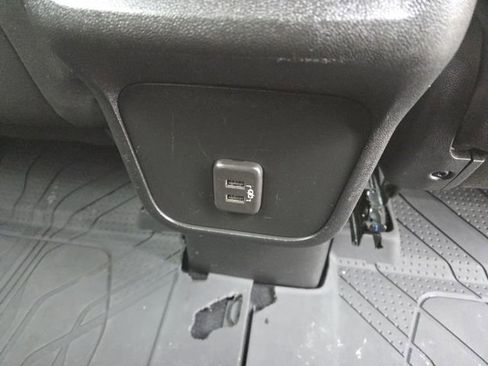 Used 2021 Chevrolet Equinox LS w/ LS Convenience Package image 12