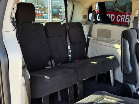 Used 2013 Dodge Grand Caravan SE image 20