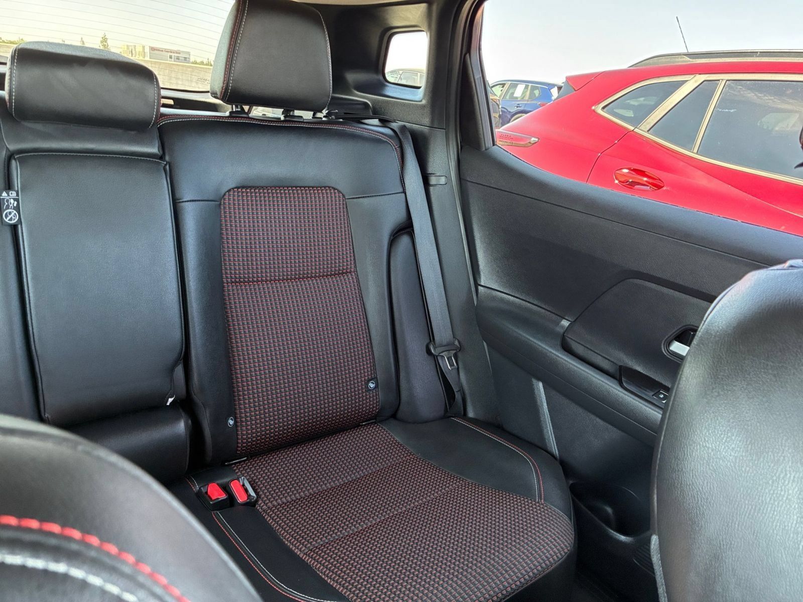 Used 2026 Nissan Kicks SR AWD/4WD image 35