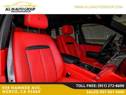 Used 2022 Rolls-Royce Cullinan w/ Dark Exterior Package image 32