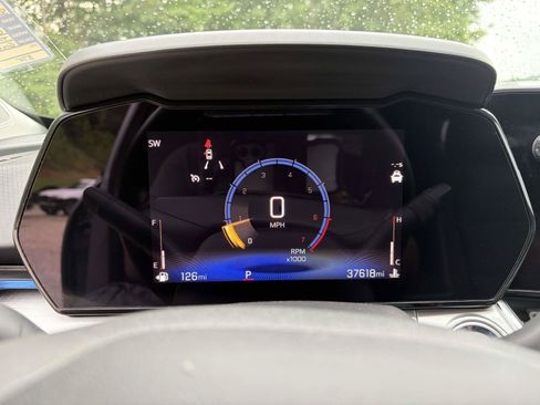 Used 2025 Chevrolet Trax LT w/ LT Convenience Package FWD image 10