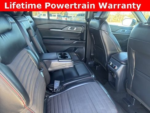 Used 2025 Ford Explorer ST-Line w/ ST-Line Street Pack image 21
