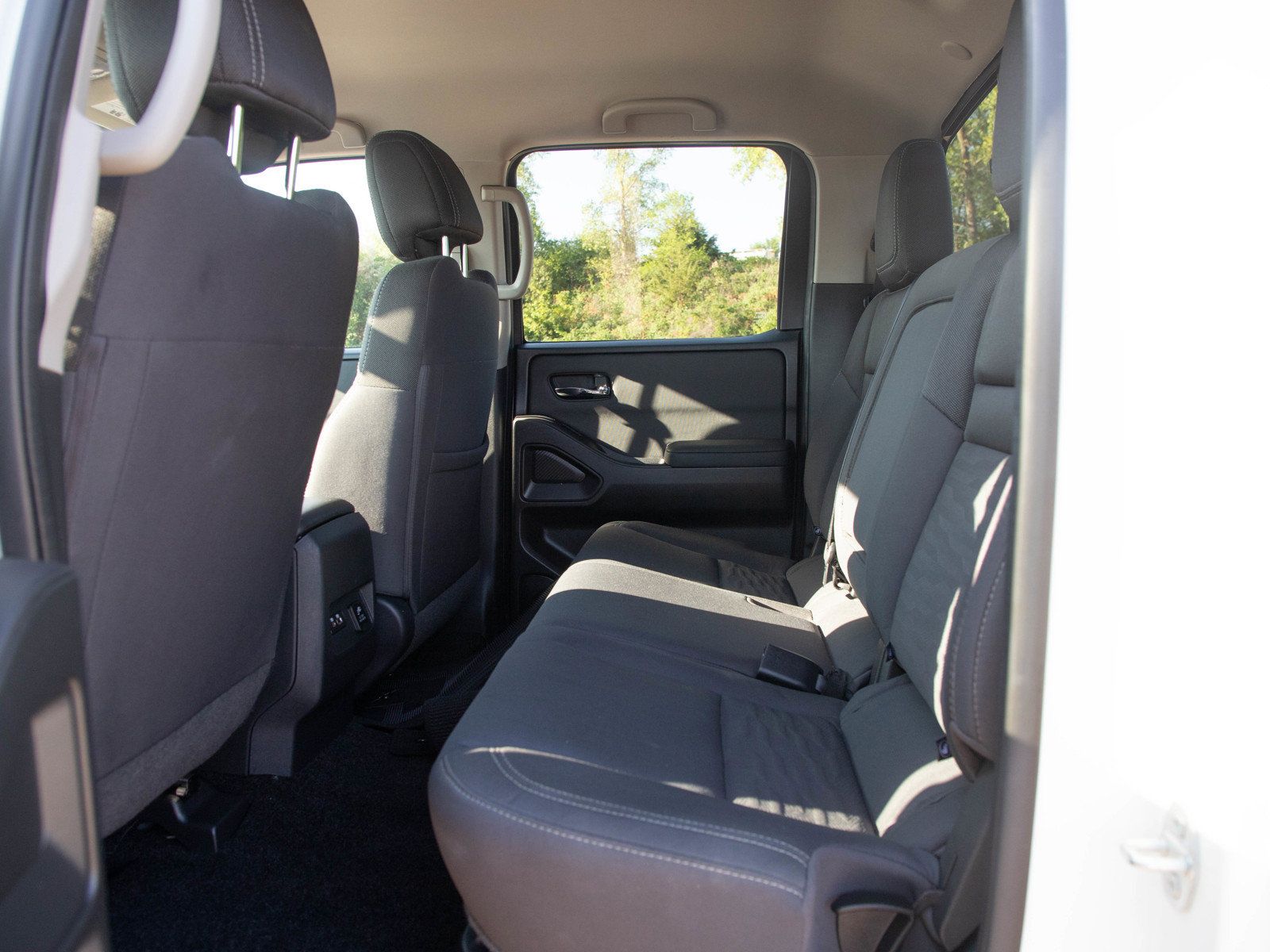 Used 2024 Nissan Frontier SV w/ SV Convenience Package AWD/4WD image 15