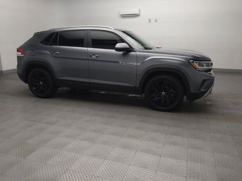 Used 2023 Volkswagen Atlas Cross Sport SE w/ Panoramic Sunroof Package FWD image 11