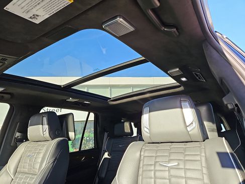 Used 2023 Cadillac Escalade Sport Platinum w/ LPO, ONYX Package image 15