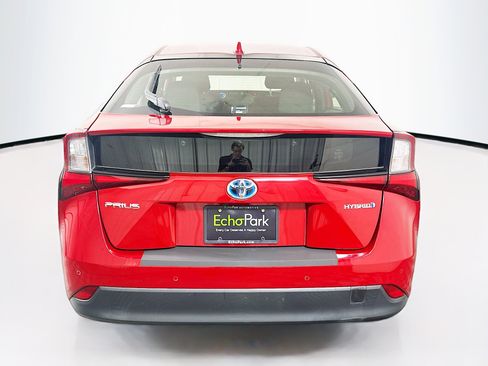 Used 2021 Toyota Prius LE FWD image 7