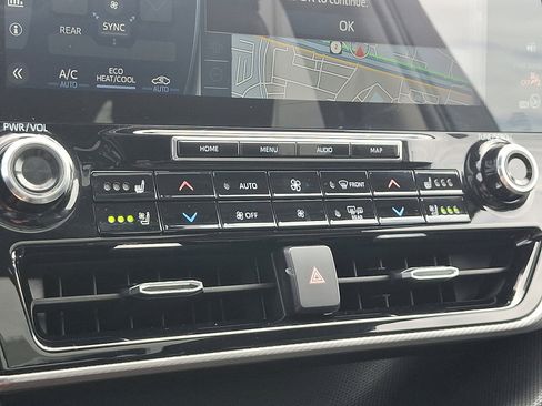 Used 2022 Toyota Highlander Platinum image 17