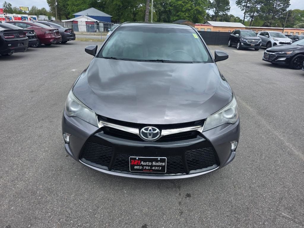 Used 2017 Toyota Camry SE FWD image 1