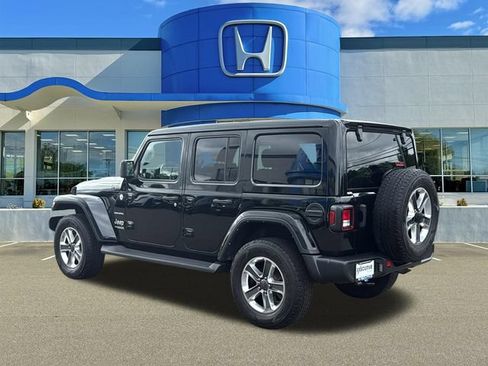 Used 2022 Jeep Wrangler Unlimited Sahara w/ Cold Weather Group AWD/4WD image 6