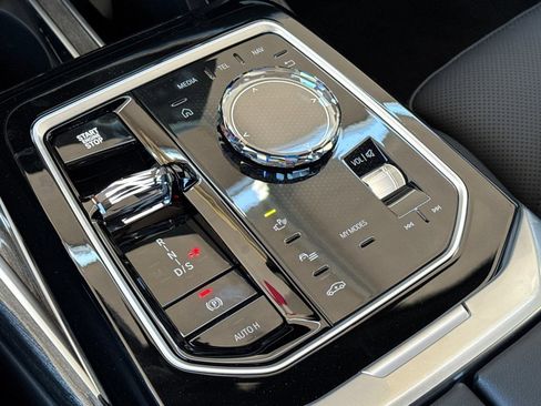 New 2025 BMW 740i image 16