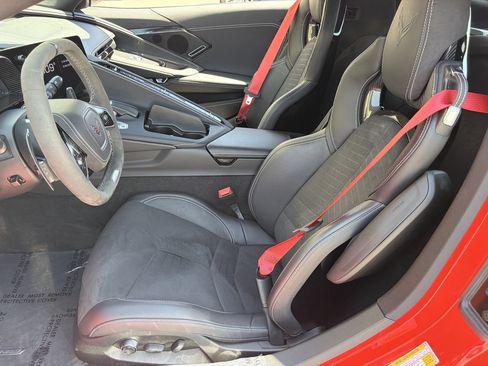 Used 2025 Chevrolet Corvette Z06 RWD image 17