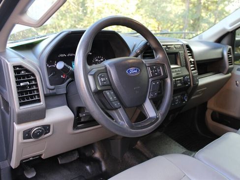Used 2022 Ford F250 XL w/ Power Equipment Group image 9