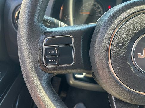 Used 2017 Jeep Patriot Sport w/ Power Value Group FWD image 23