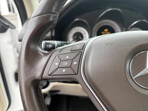 Used 2014 Mercedes-Benz GLK 350 4MATIC image 11