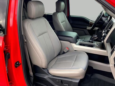 Used 2019 Ford F150 Lariat w/ Equipment Group 502A Luxury AWD/4WD image 9