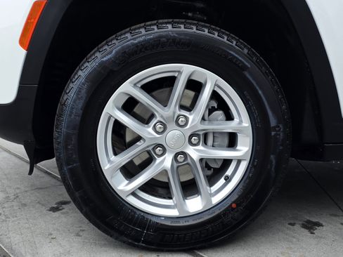 New 2025 Jeep Grand Cherokee Laredo X image 9