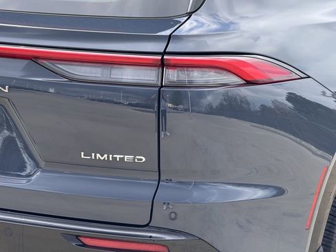 Used 2025 Toyota Crown Signia Limited w/ Advanced Technology Package image 11