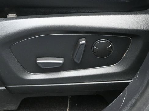 Used 2020 Ford Explorer XLT w/ Equipment Group 202A image 11