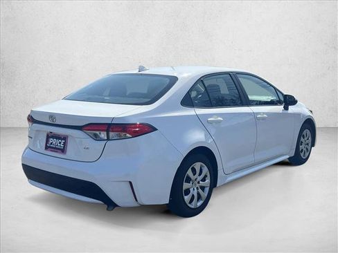 Certified 2022 Toyota Corolla LE image 5