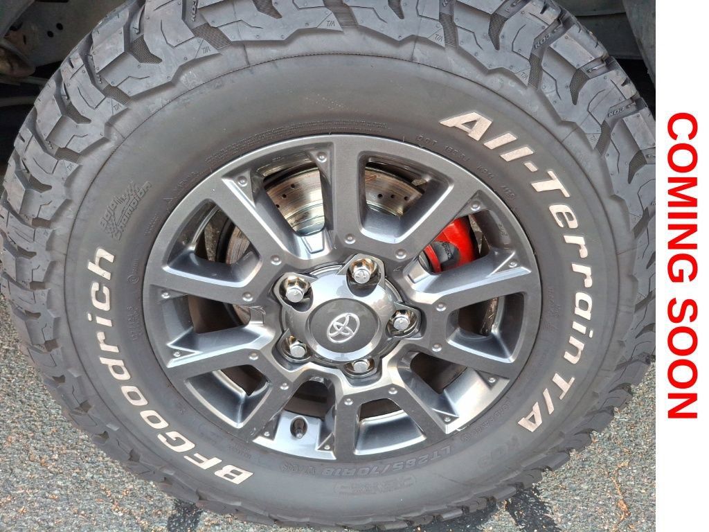Used 2016 Toyota Tundra SR5 AWD/4WD image 9