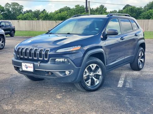 Used 2015 Jeep Cherokee Trailhawk w/ Comfort/Convenience Group AWD/4WD image 30