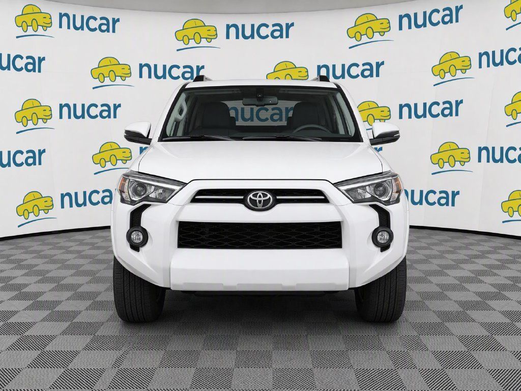 Used 2024 Toyota 4Runner SR5 AWD/4WD image 4
