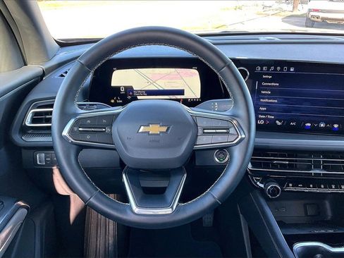 Certified 2025 Chevrolet Traverse LT image 8