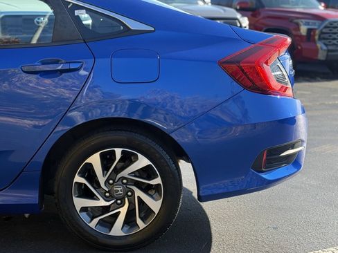 Used 2018 Honda Civic EX image 4