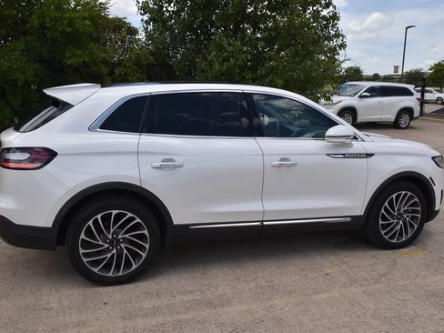 Used 2019 Lincoln Nautilus Reserve FWD image 5