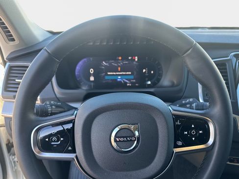 Certified 2025 Volvo XC90 B5 Core image 25