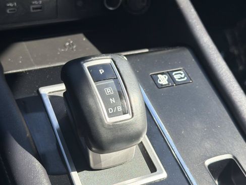 Used 2024 Mitsubishi Outlander 4WD Plug-In Hybrid image 26