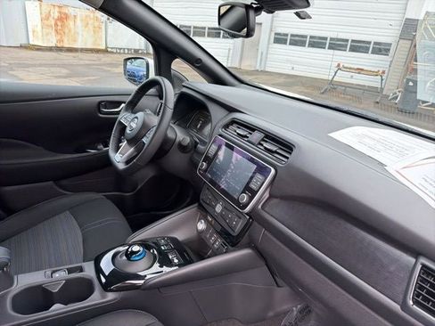 Used 2025 Nissan Leaf SV Plus FWD image 18