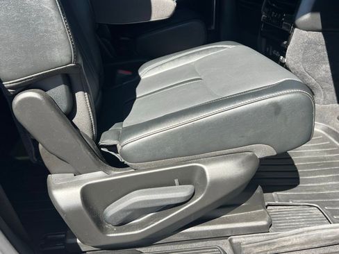 Used 2022 Jeep Wagoneer Series III w/ Flexible Seating Group image 19