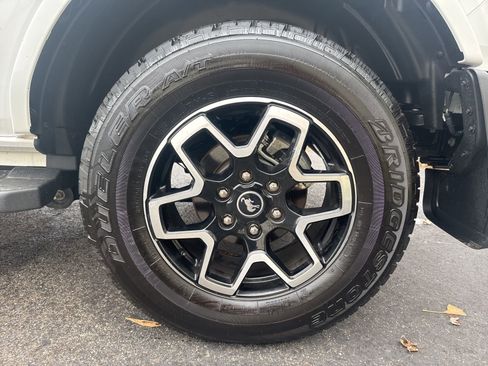 Used 2023 Ford Bronco Outer Banks image 12