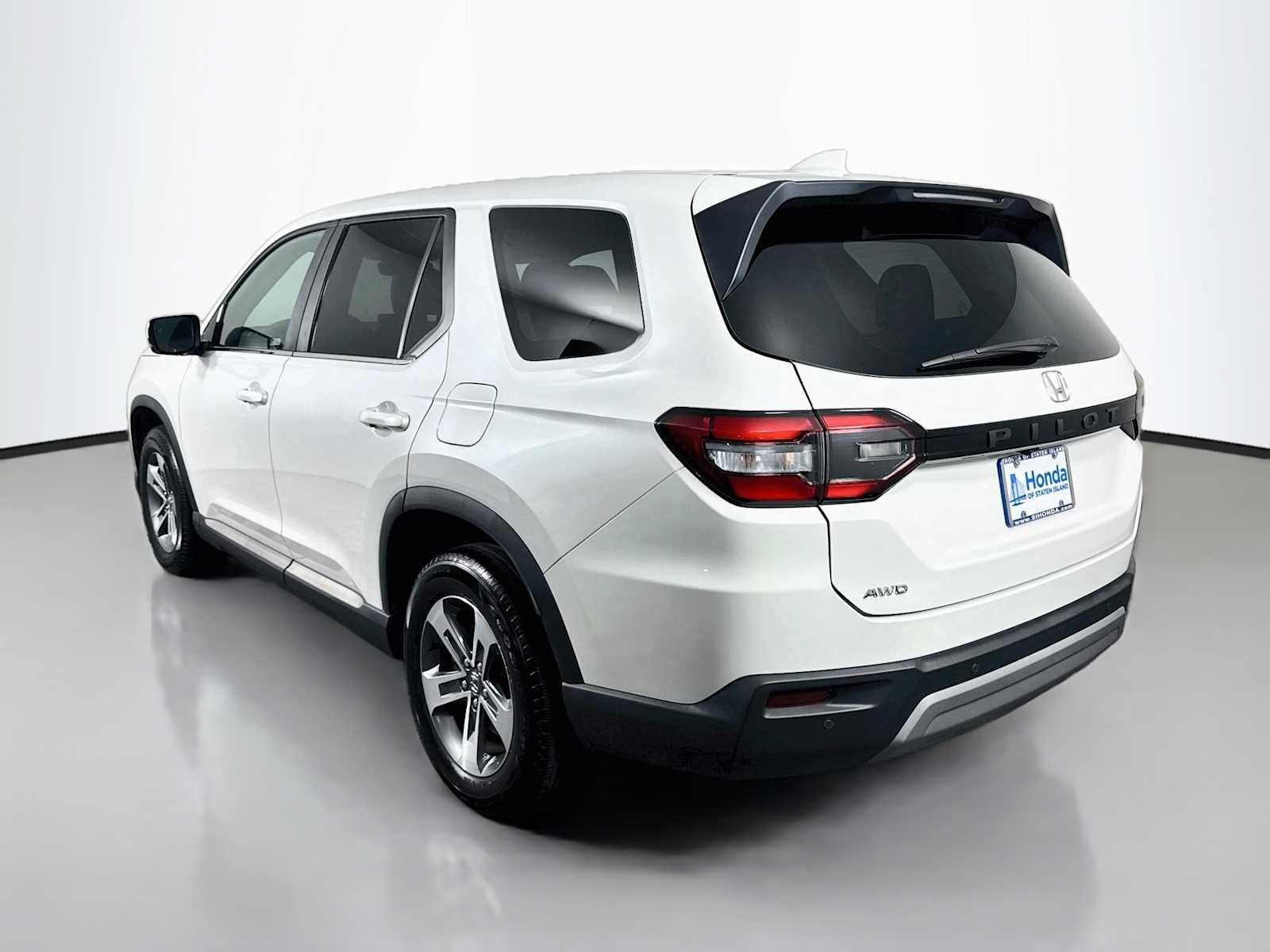 Used 2024 Honda Pilot EX-L image 5