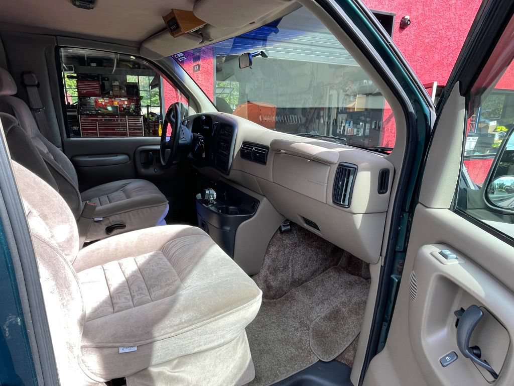 Used 1997 Chevrolet Express 1500 RWD image 11