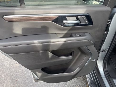 Used 2025 Chevrolet Tahoe Premier image 22