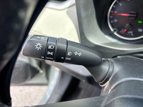 Used 2019 Toyota RAV4 XLE Premium FWD image 15