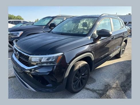 Used 2022 Volkswagen Taos S FWD image 1