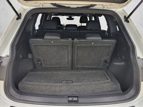 Used 2022 Volkswagen Tiguan SE R-Line FWD image 6