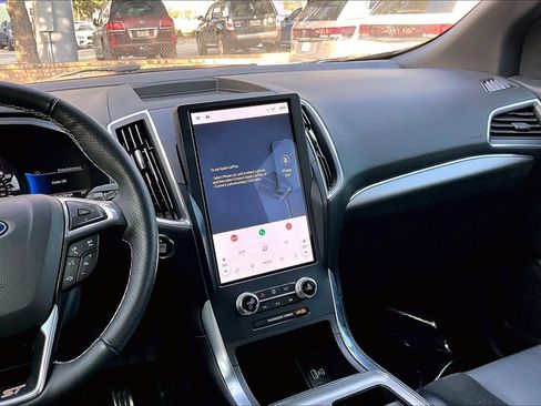 Used 2023 Ford Edge ST image 6