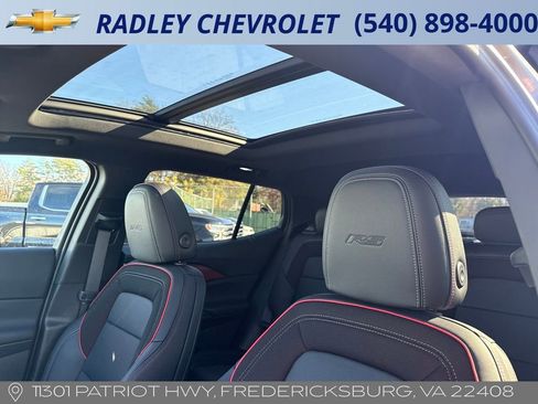 Certified 2025 Chevrolet Equinox EV RS image 9